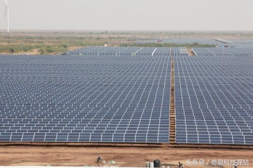 中国最大太阳能光伏发电基地引领绿色能源新时代