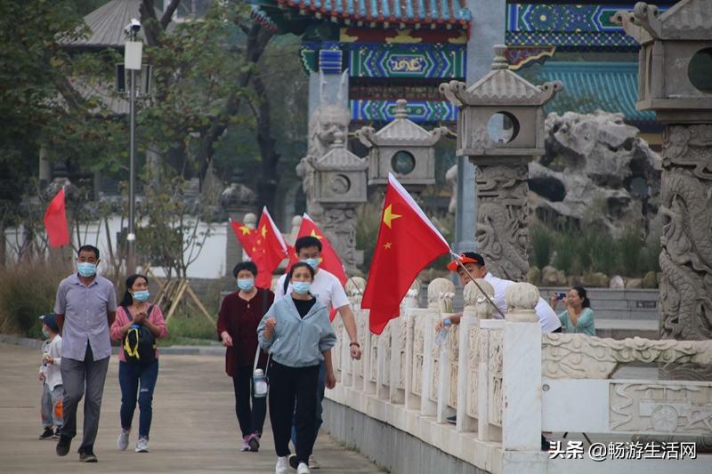 运动会盛事，激情、友谊与成长的舞台，同学们共襄盛举！