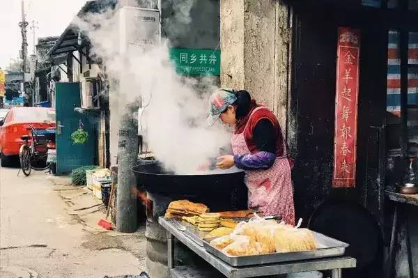 湖北黄梅隐秘小巷美食探秘之旅，不期而遇的美食小店新发现