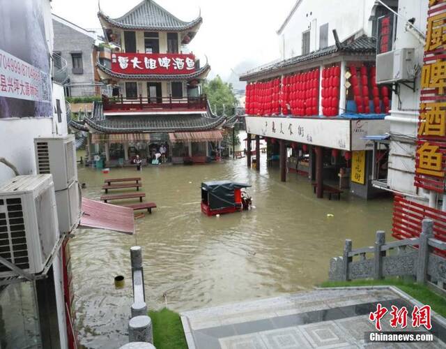 洪水预警背后的惊喜之旅，探秘小巷深处的特色小店