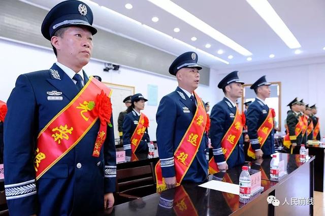 退伍兵征服女领导，自然之旅唤醒内心平静之旅